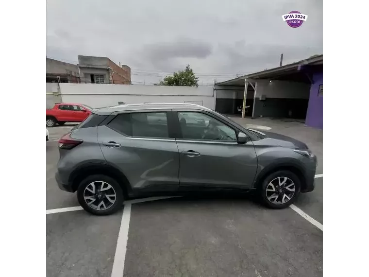 Nissan Kicks Cinza 1