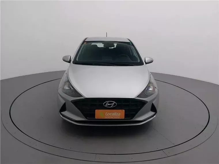 Hyundai HB20 Prata 13