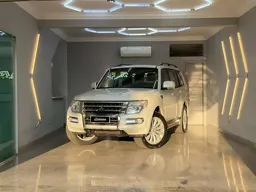 Mitsubishi Pajero Full