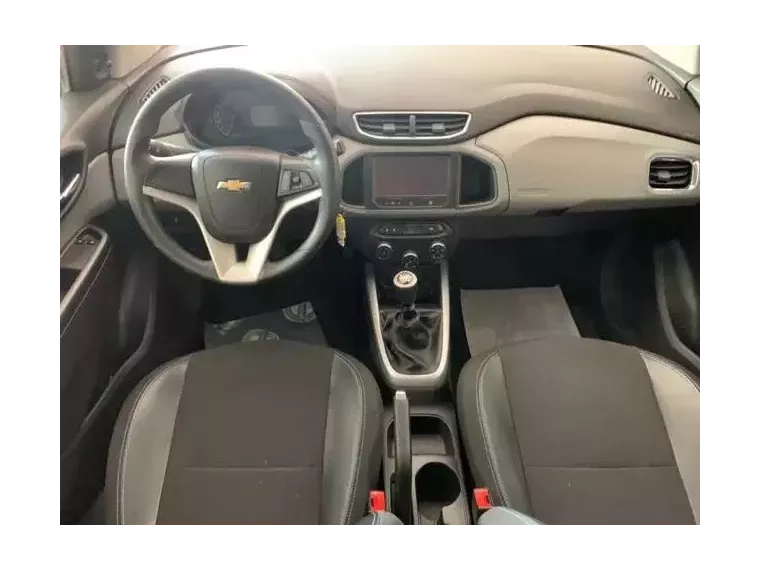 Chevrolet Onix Branco 7