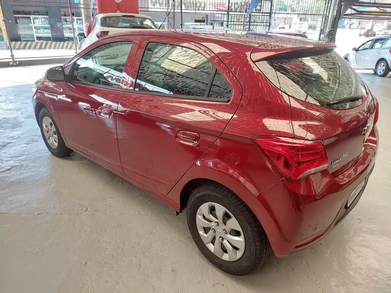 Chevrolet Onix Vermelho 8