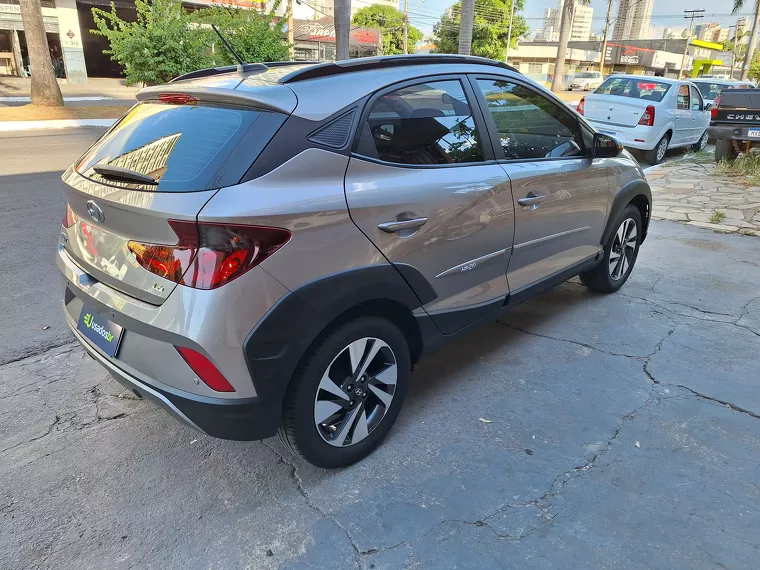 Hyundai HB20X Prata 14