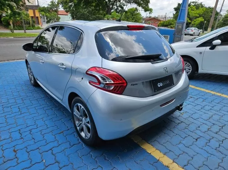 Peugeot 208 Prata 9