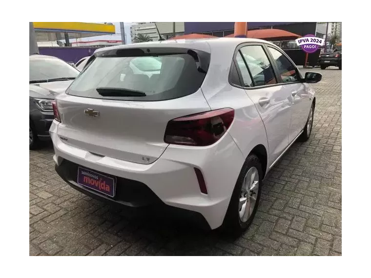 Chevrolet Onix Branco 5