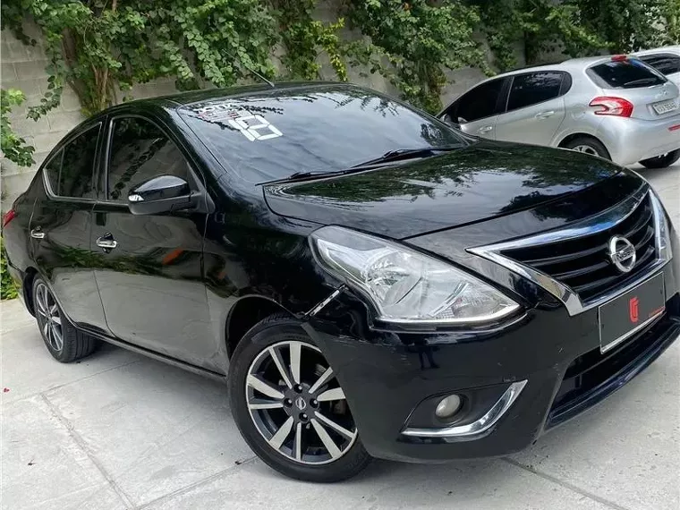 Nissan Versa Preto 8