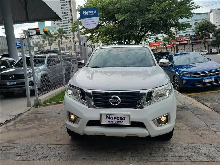 Nissan Frontier Branco 8