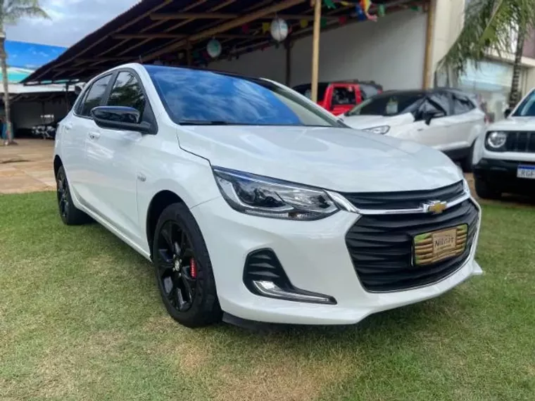 Chevrolet Onix Branco 5