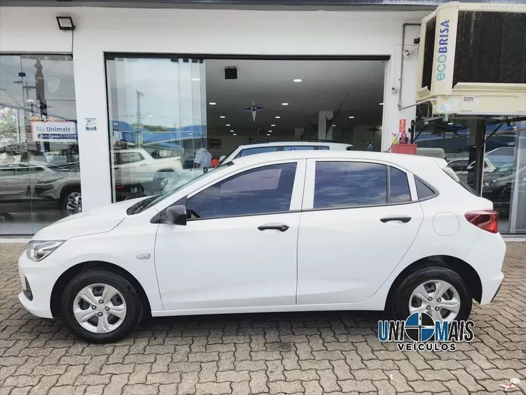 Chevrolet Onix Branco 1