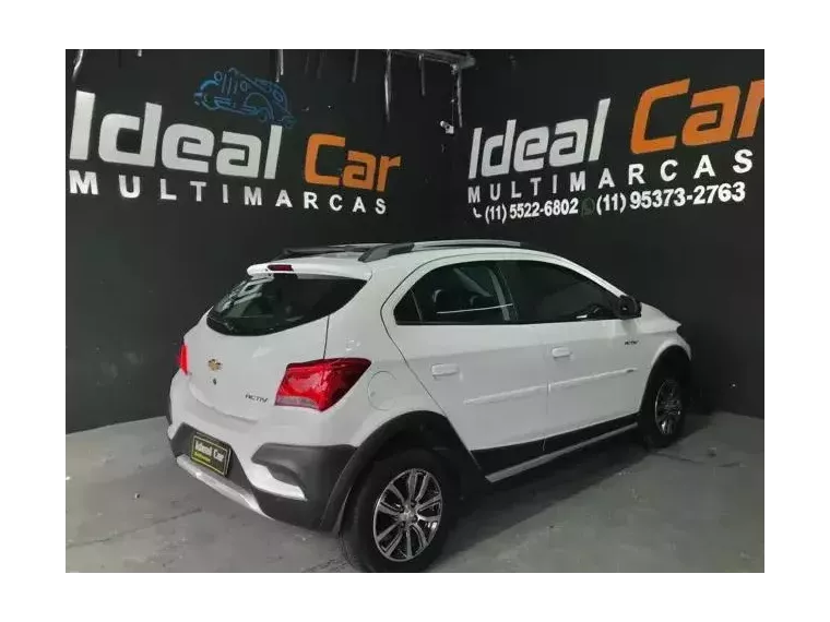 Chevrolet Onix Branco 2