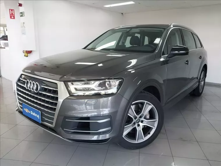 Audi Q7 Cinza 7