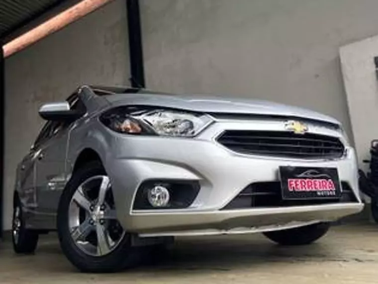 Chevrolet Prisma Prata 18