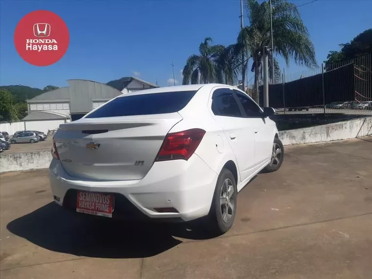 Chevrolet Prisma Branco 5