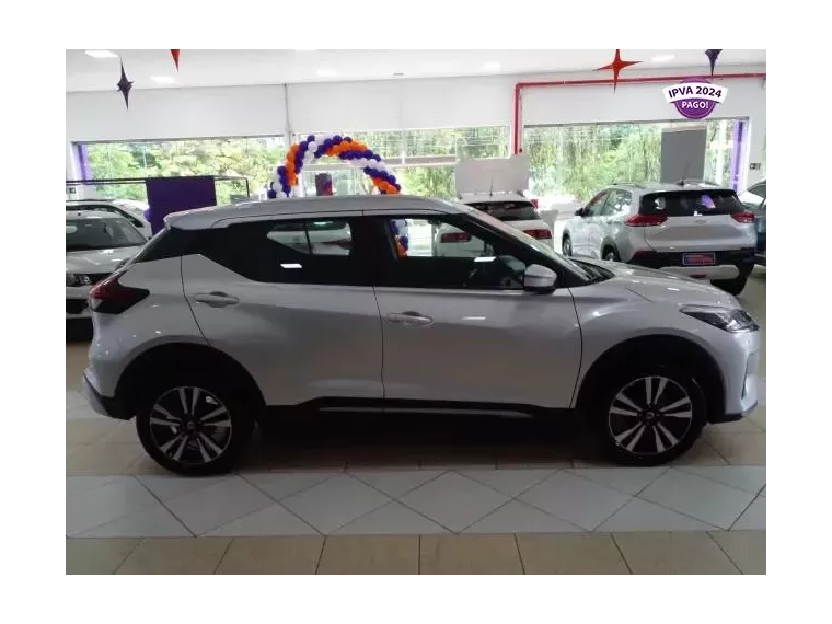 Nissan Kicks Prata 1