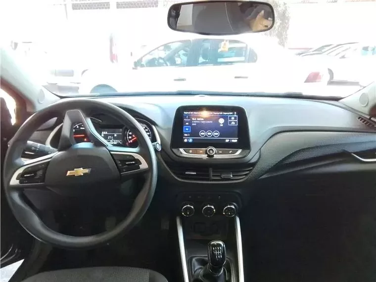 Chevrolet Onix Preto 10