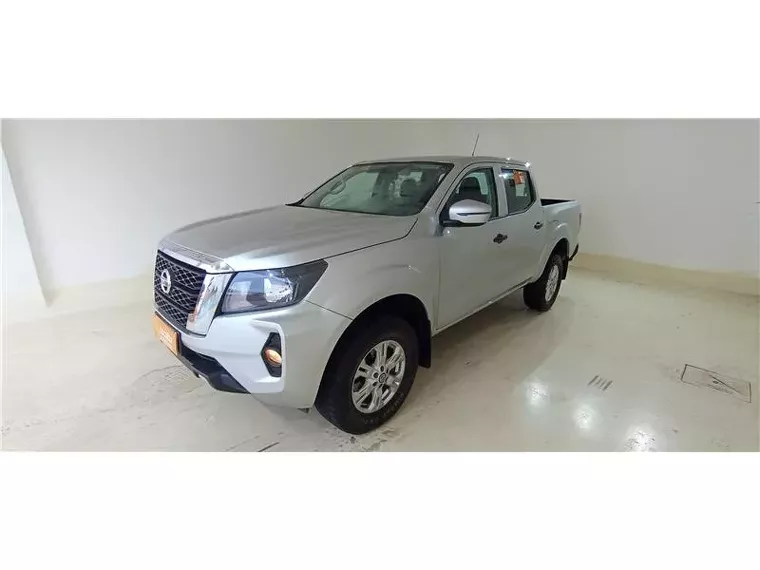 Nissan Frontier Prata 7