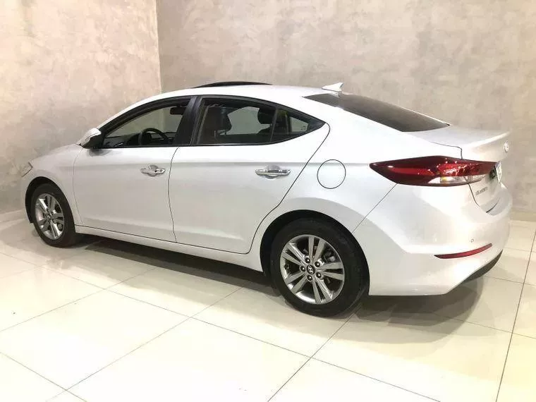 Hyundai Elantra Prata 7