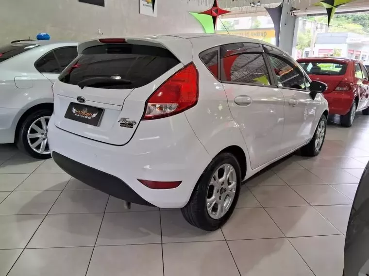 Ford Fiesta Branco 4