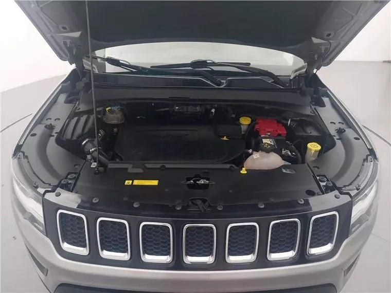 Jeep Compass Prata 16