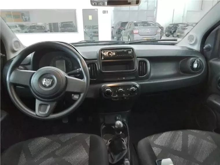 Fiat Mobi Prata 3