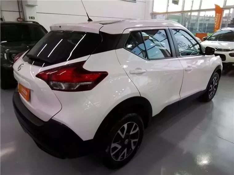 Nissan Kicks Branco 2