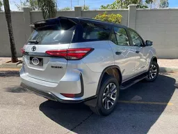 Toyota Hilux SW4