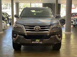 Toyota Hilux SW4