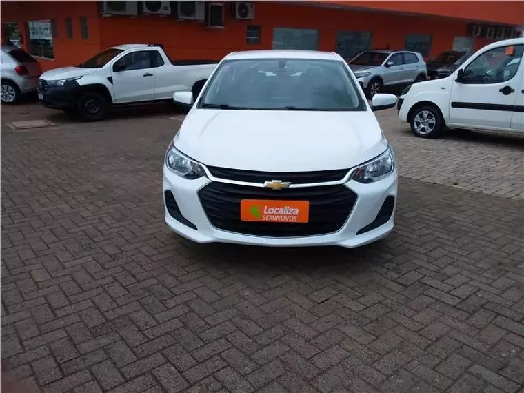 Chevrolet Onix Branco 8