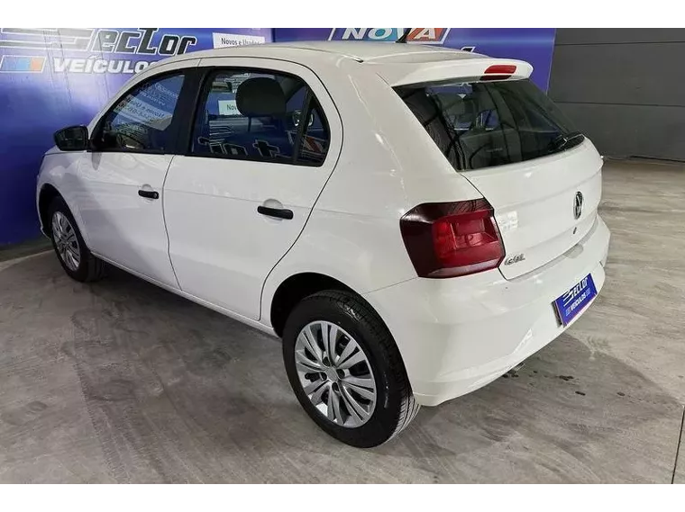 Volkswagen Gol Branco 5