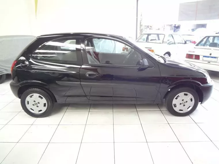 Chevrolet Celta Preto 13