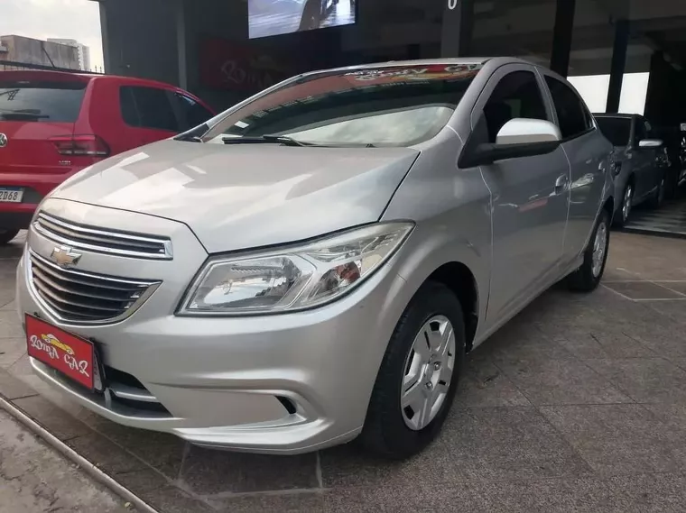 Chevrolet Onix Prata 7