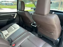 Toyota Hilux SW4