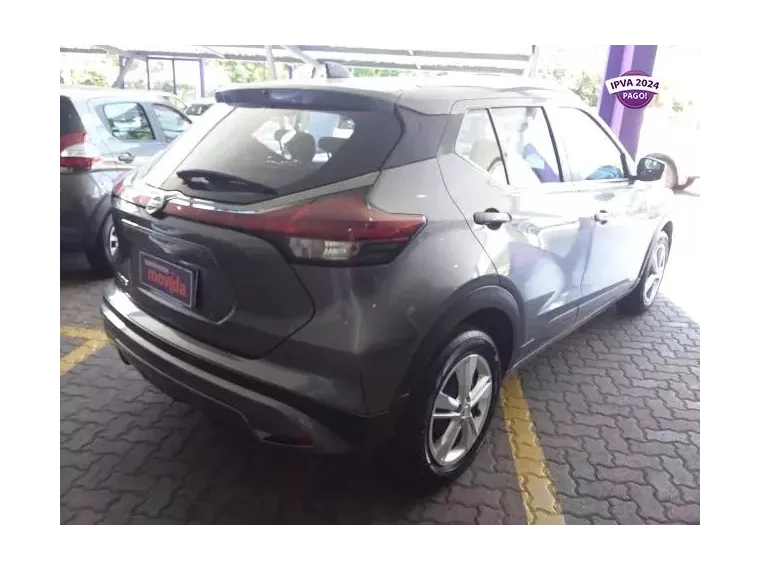 Nissan Kicks Cinza 3