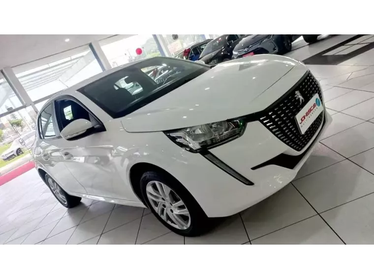 Peugeot 208 Branco 15