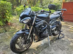 Street Triple