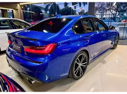 BMW 320i