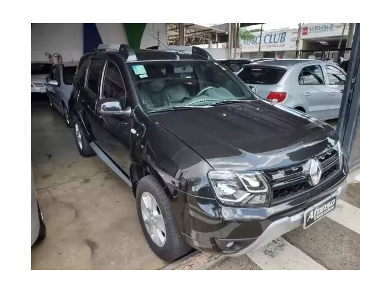 Renault Duster Preto 8