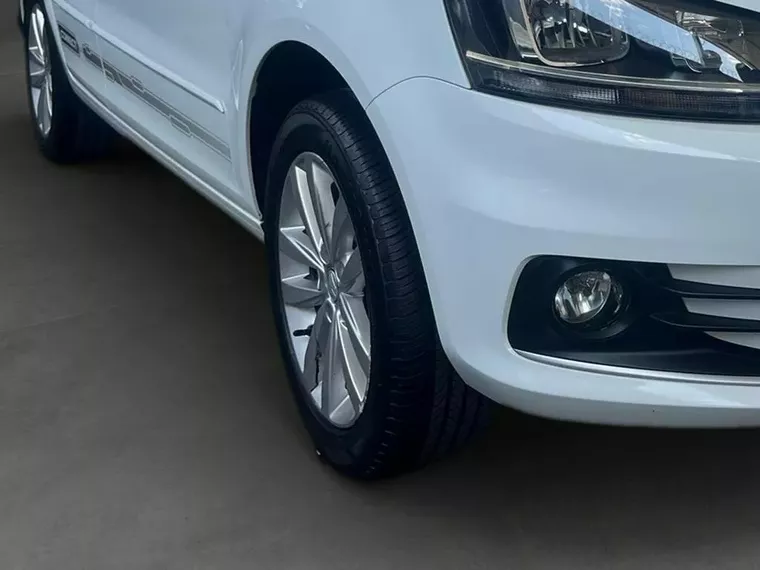 Volkswagen Fox Branco 11