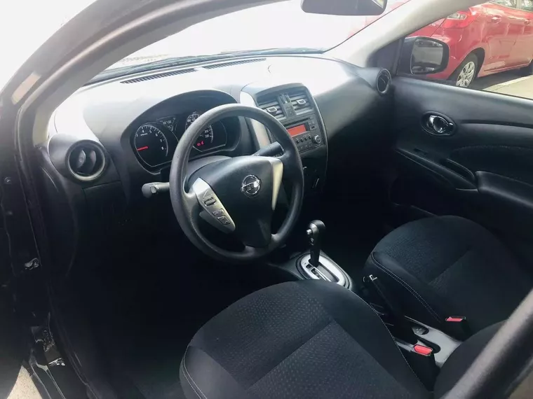 Nissan Versa Preto 3