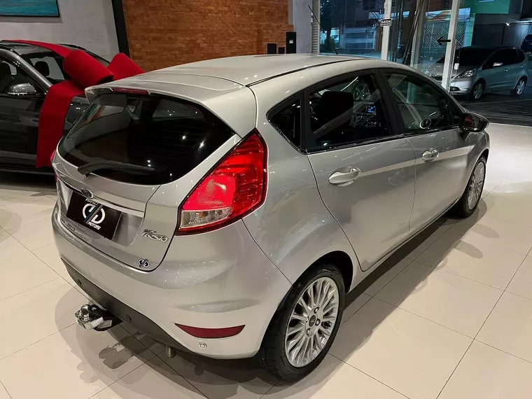 Ford Fiesta Prata 7