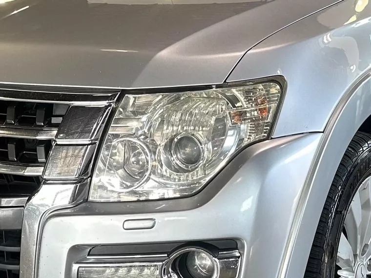 Mitsubishi Pajero Full Prata 5