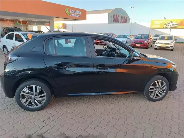 Peugeot 208 Preto 9