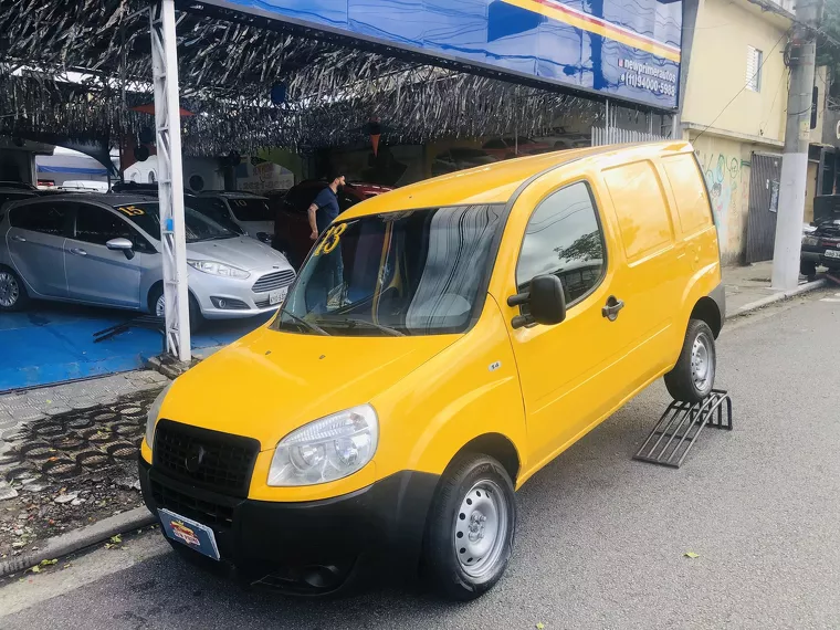 Fiat Doblò Amarelo 8