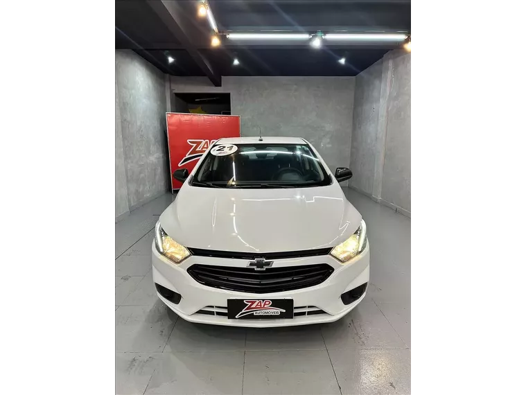 Chevrolet Onix Branco 4