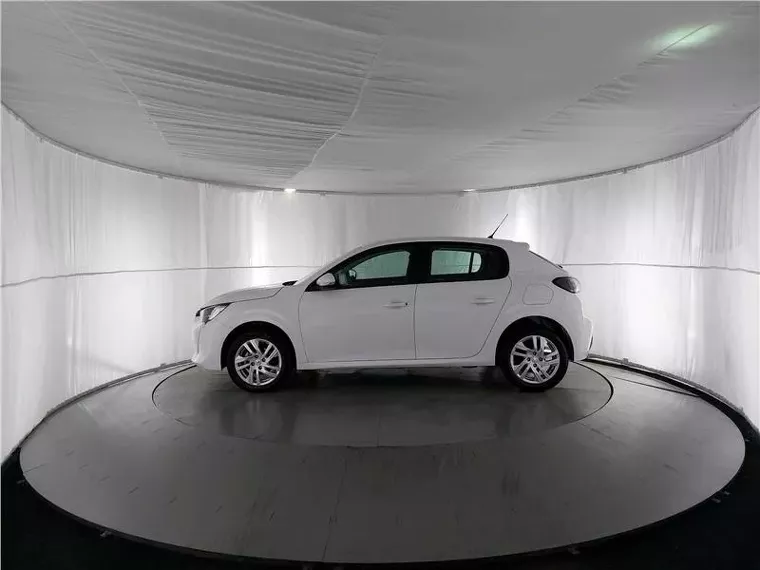 Peugeot 208 Branco 13