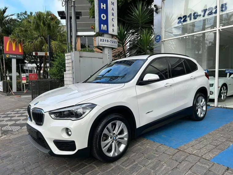 BMW X1 Branco 5