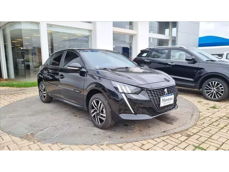 Peugeot 208 Preto 3