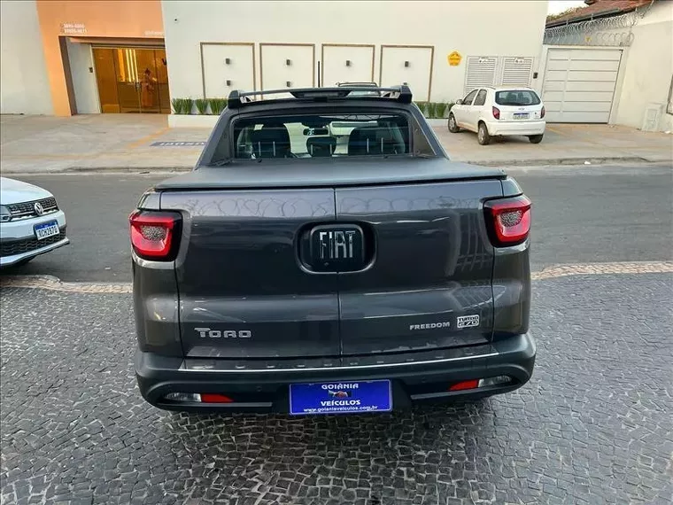 Fiat Toro Cinza 11