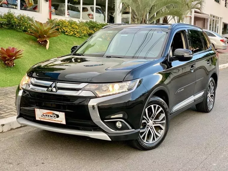 Mitsubishi Outlander Preto 1