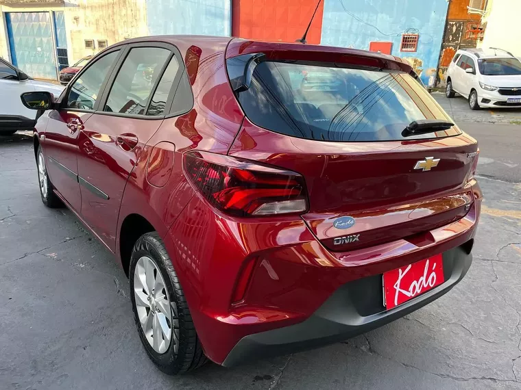 Chevrolet Onix Vermelho 1