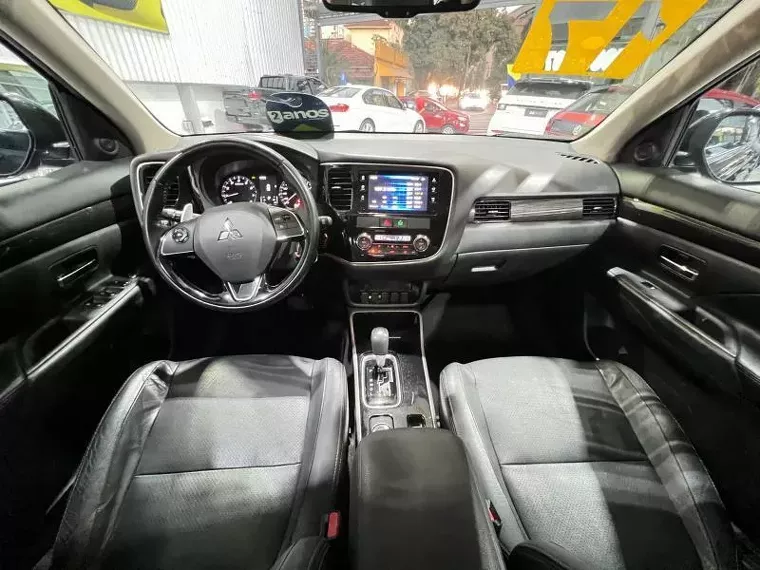 Mitsubishi Outlander Preto 9